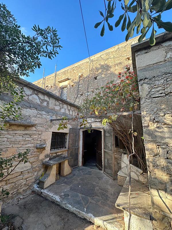 Stone villa in Aptera with fantastic views