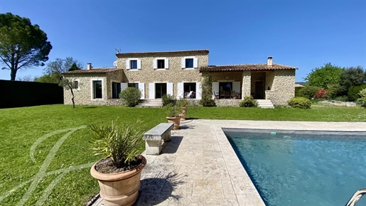 Magnificent dry stone property in the Luberon