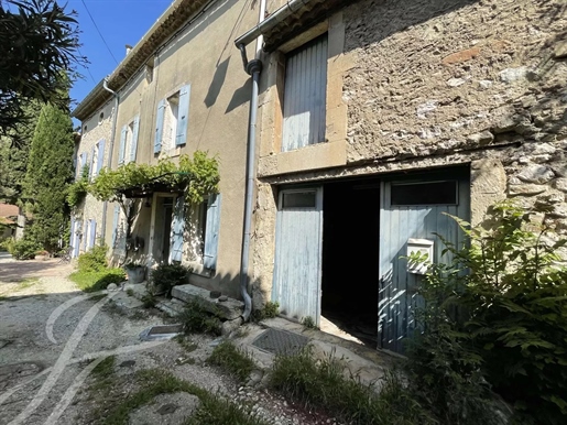 Alpilles-Centre village-eygalières