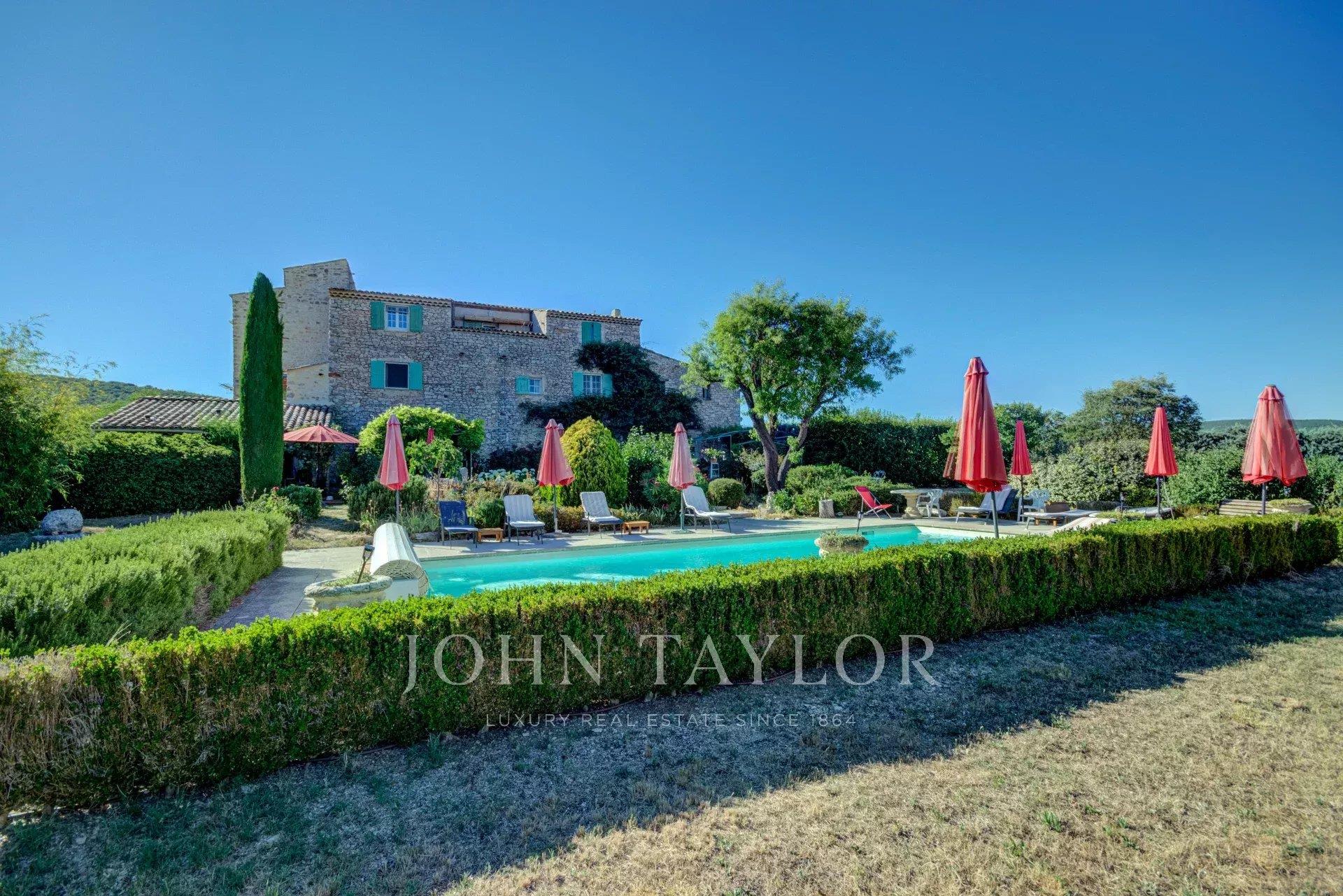 Autêntica casa de fazenda provençal