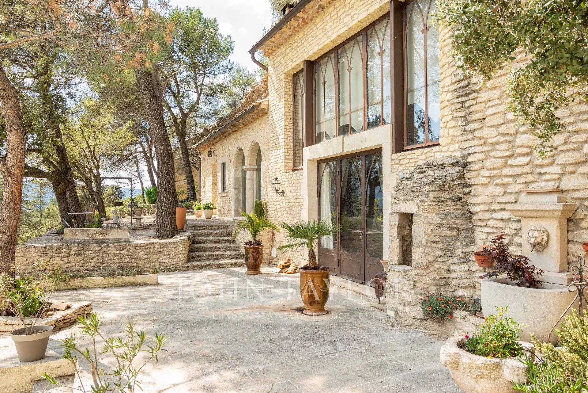 Maison Troglodyte