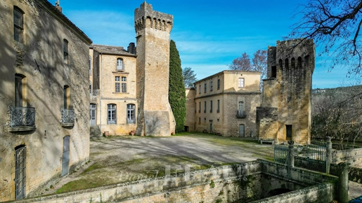 Vers-Pont-Du Gard - Ein außergewöhnliches Anwesen von über 400 Hektar