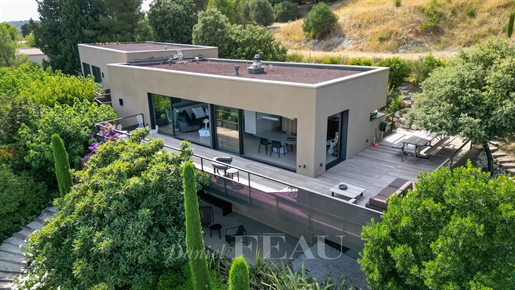 Maussane les Alpilles – A superb contemporary property