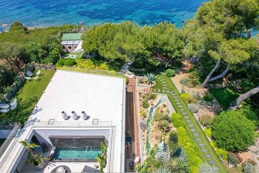 Sanary-Sur-Mer - An exceptional property in a prime location