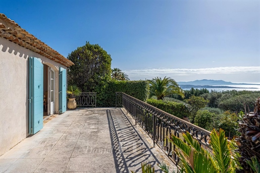 Bandol – A villa enjoying a sea view