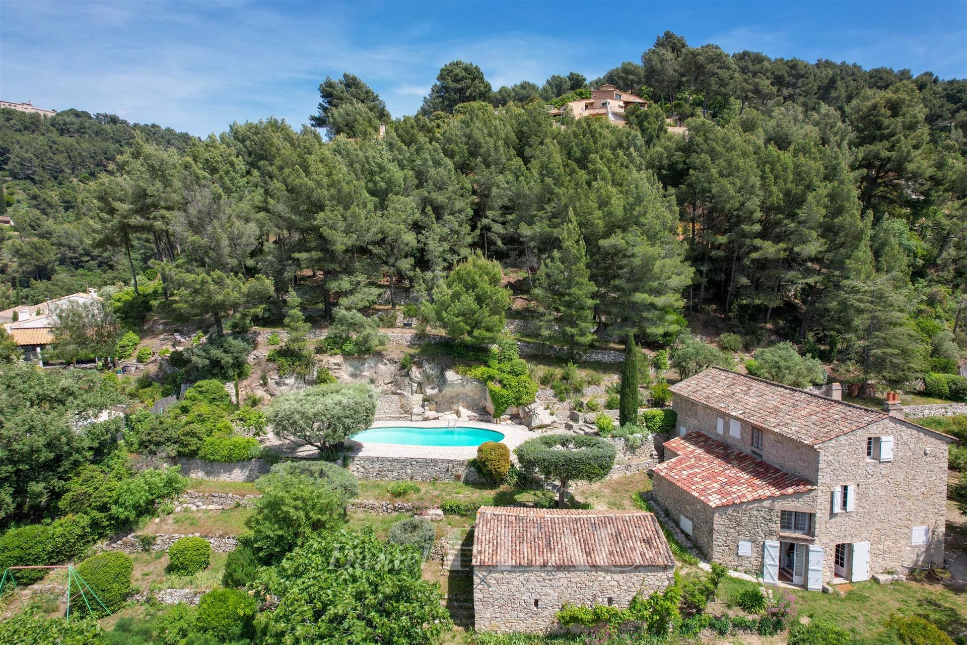 Le Beausset – A period property 15 min from the beaches