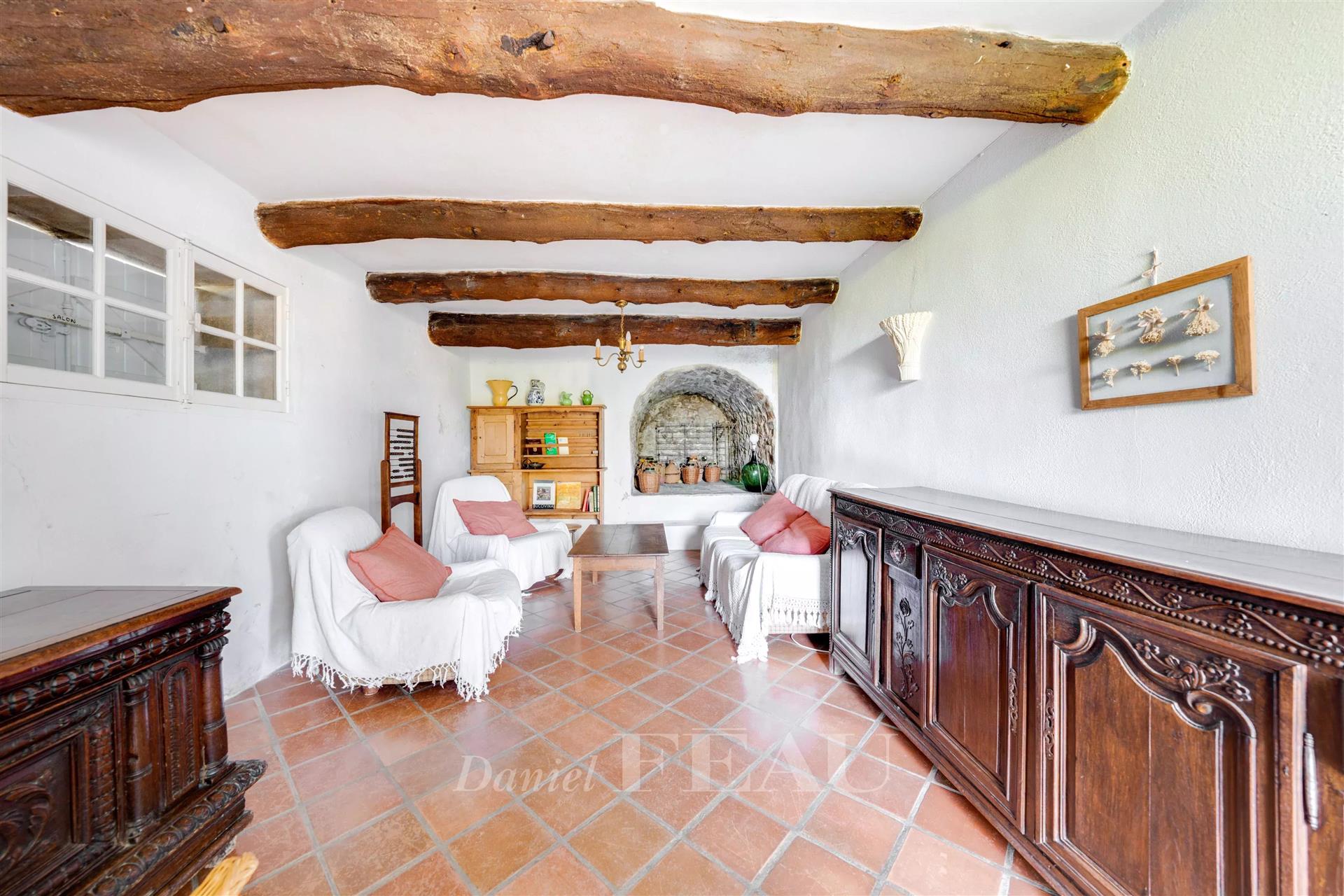 Le Beausset – A period property 15 min from the beaches