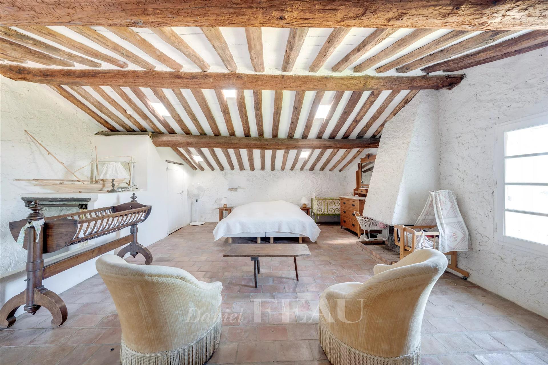 Le Beausset – A period property 15 min from the beaches