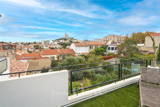 Marseille 7ème – Maison familiale vue mer avec jardin et piscine