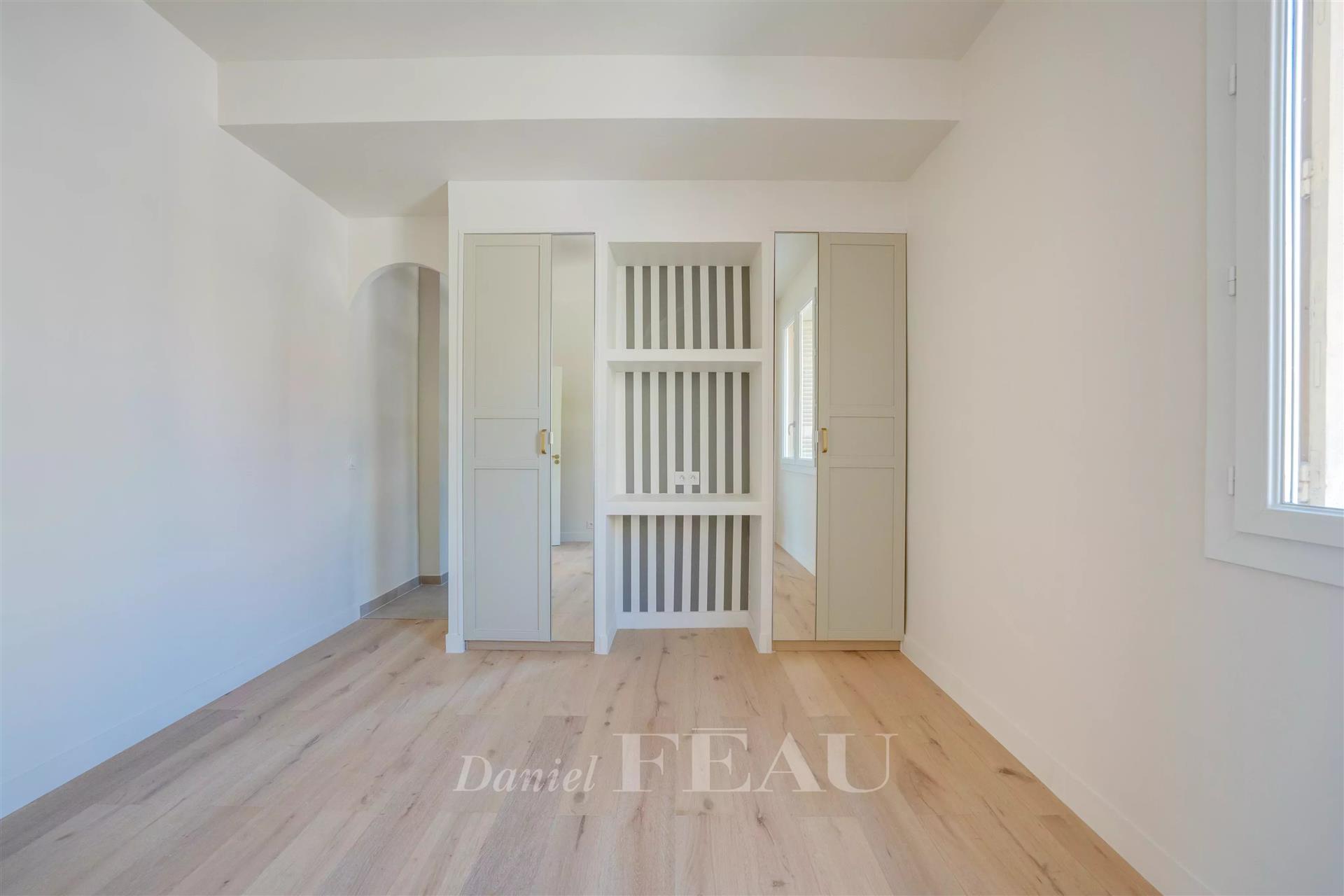Marseille 2nd District – A 3-bed apartment in a prime location