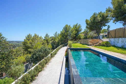 Ceyreste – A superb contemporary villa