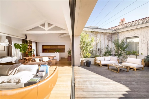 Marseille 2nd District – An architect-designed apartment with a terrace