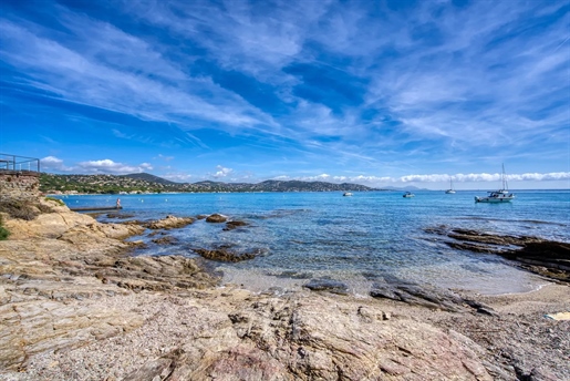 Sainte Maxime – A charming property on the water’s edge