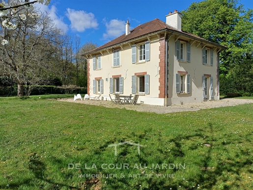 Exclusive hunting lodge at the gates of Rambouillet