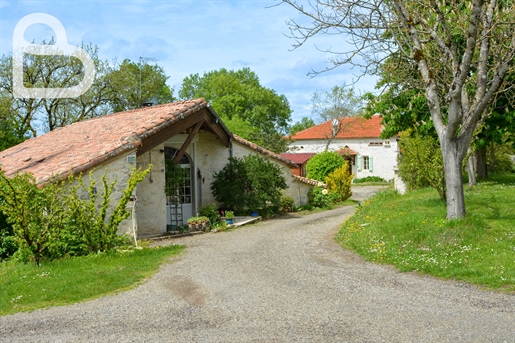 Ensemble of two ready-to-use houses in Montaigu-de-Quercy