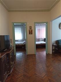 Apartamento de cuatro dormitorios en venta en el barrio griego, Varna-Bulgaria