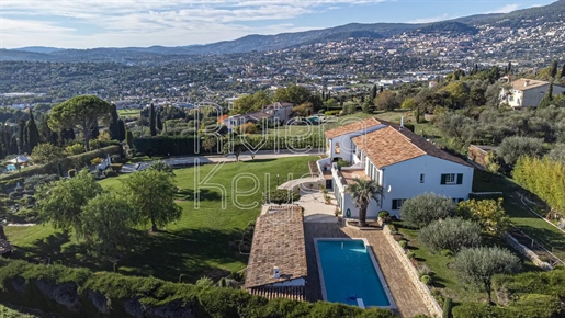 Exquisite property with panoramic views neighbouring Valbonne/Mougins