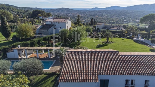Exquisite property with panoramic views neighbouring Valbonne/Mougins