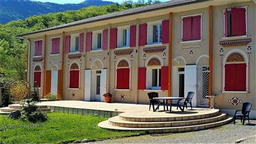 Renovert Grand Master hjem sør for Hautes-Alpes