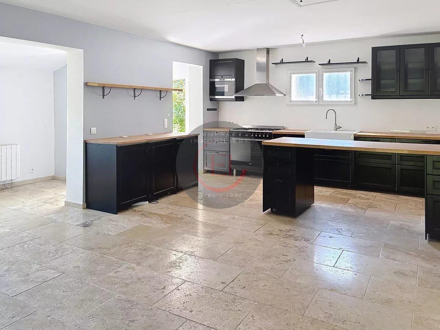 Compra: Vivenda (83600)