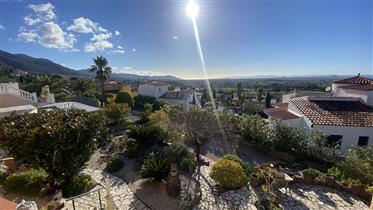 Palau Saverdera - Beautiful 3 Bedroom House - Amazing Views Of The Bay Of Roses And The Mountains