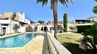 Beautiful and Large House in Llobregat, swimming pool, mooring, garden, garage and boat launch.
