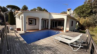Roses - Mas Fumats - Large 4 bedroom house with its charming garden