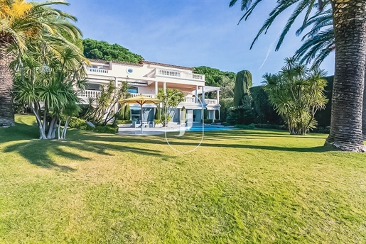 Villa à vendre à Ramatuelle avec vue mer panoramique