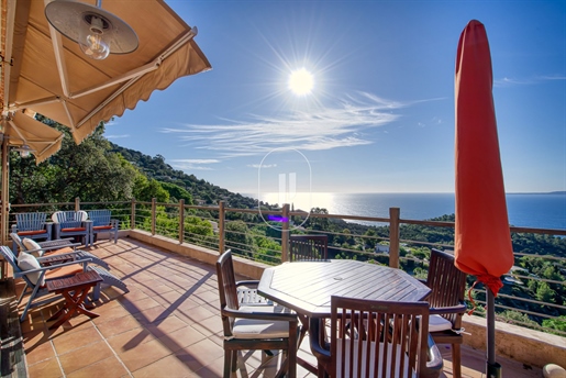Apartment with sea view for sale in Rayol-Canadel-sur-Mer
