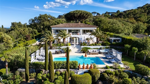 Co-Exklusiv - Außergewöhnliche Villa mit Panorama-Meerblick nur
