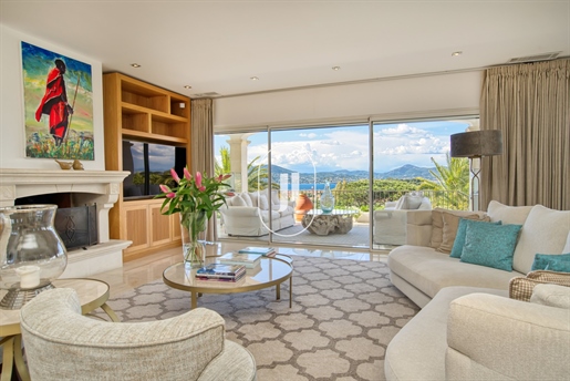 Co-Exclusiviteit - Villa met panoramisch zeezicht te koop op loo
