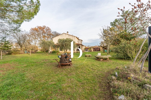 Provençal (farm)house