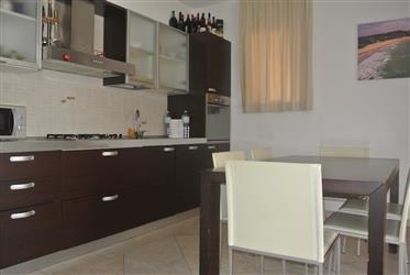 Apartamento grande na Sardenha