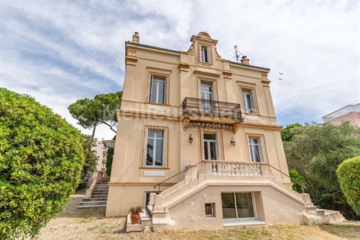 Cannes Montrose, Belle Epoque Villa von mehr als 450 m2 auf 2240 m2 Land