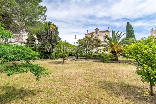 Cannes Montrose, Belle Epoque Villa von mehr als 450 m2 auf 2240 m2 Land
