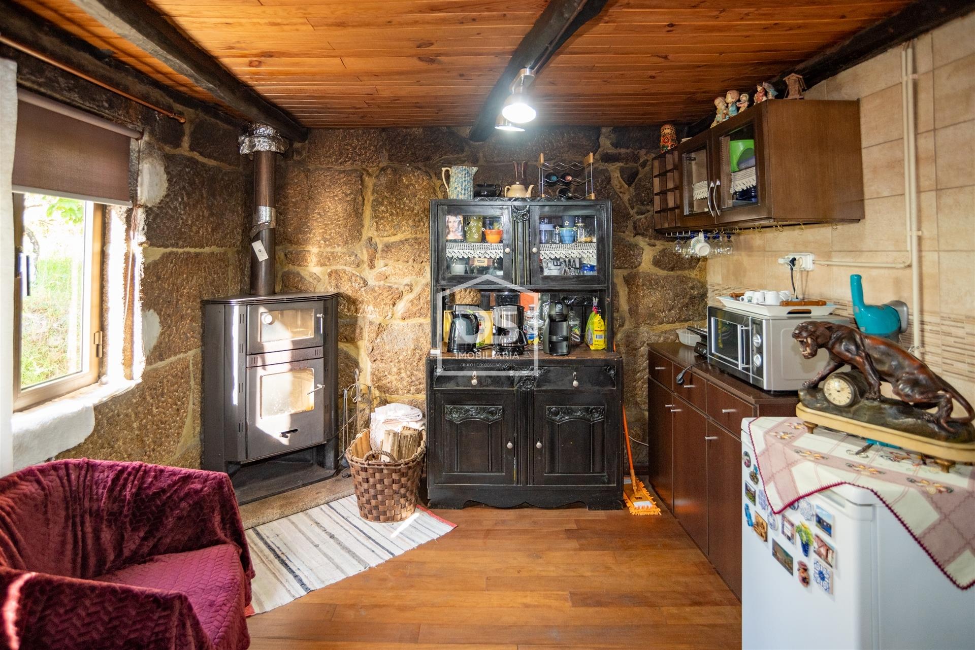 House T3 Sell in Ferreiros de Tendais,Cinfães