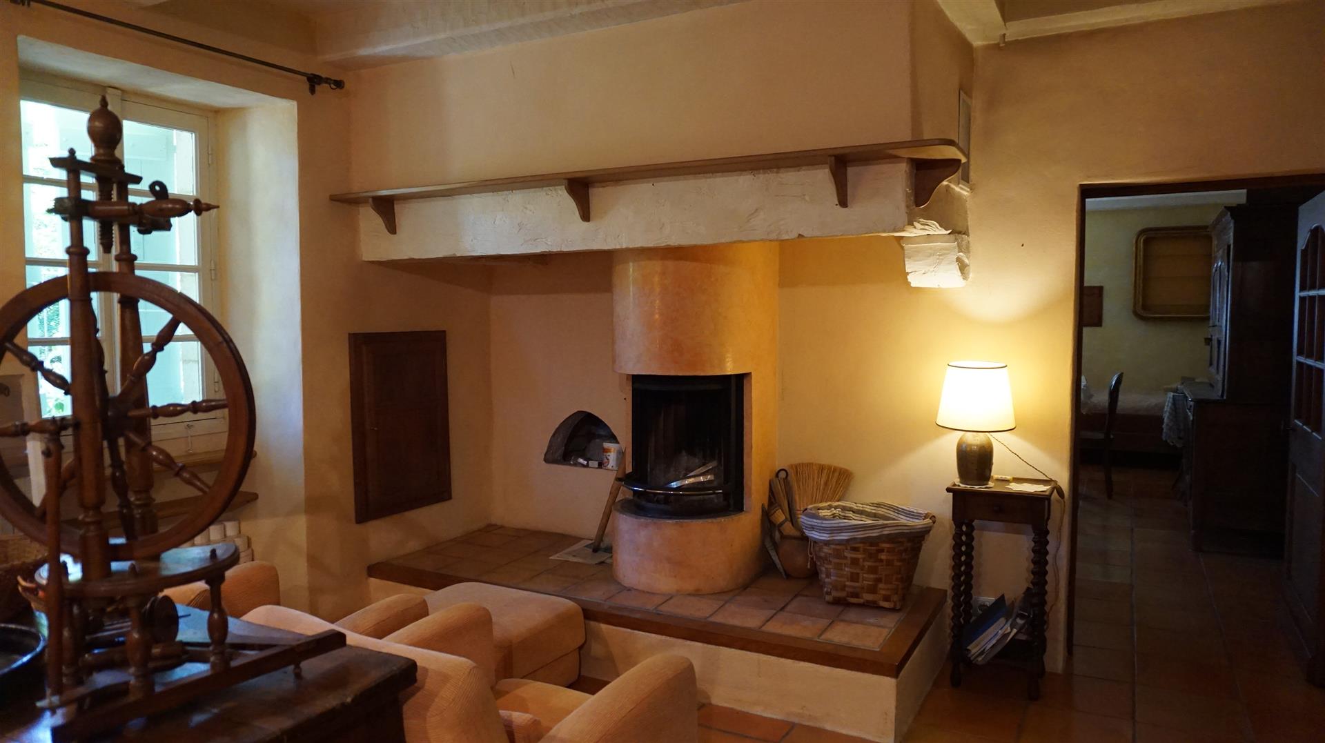 Beautiful rural property with outbuildings and 7 hectares of land