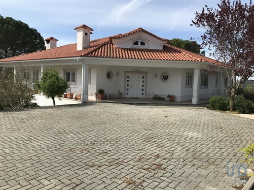Village house with 5 Rooms in Santarém with 706,00 m²