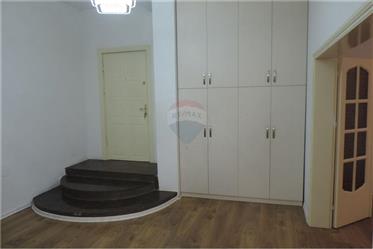 Three bedrooms Apartment for Sale 