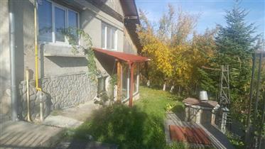 Terrain et maison dans le quartier le plus ensoleillé de la Roumanie