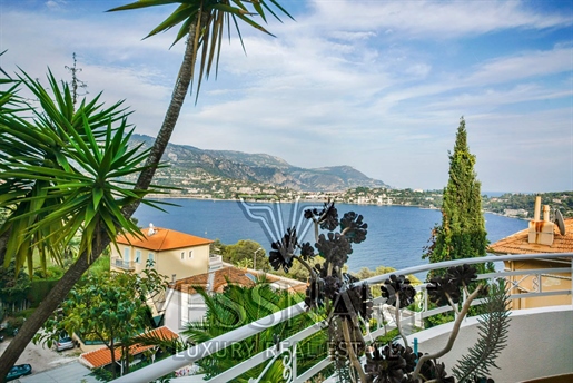 Charming house with a panoramic view of the bay of Villefranche