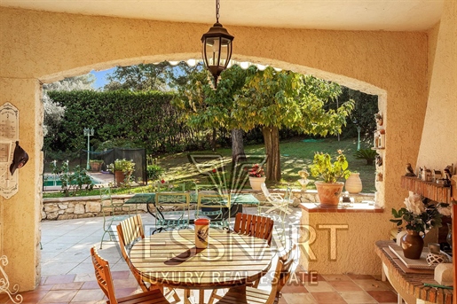 Beautiful Provencal villa in a quiet area with swimming pool