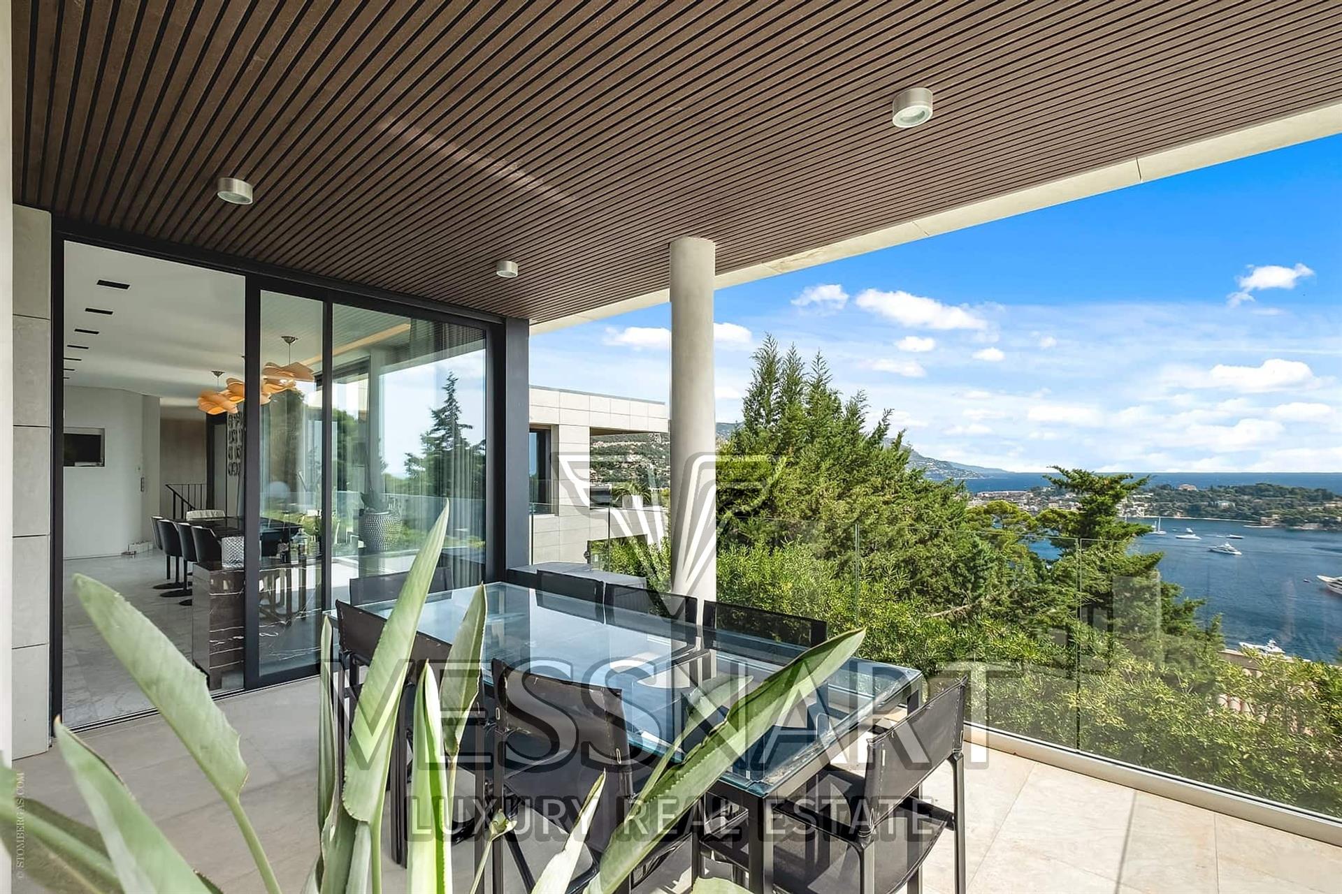 Modern villa with stunning views of the sea and Cap Ferrat