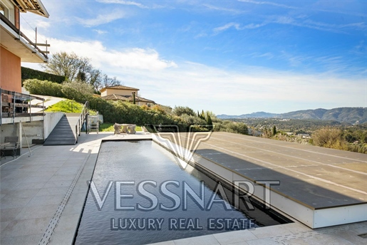 Villa with sea and hills view, large swimming pool