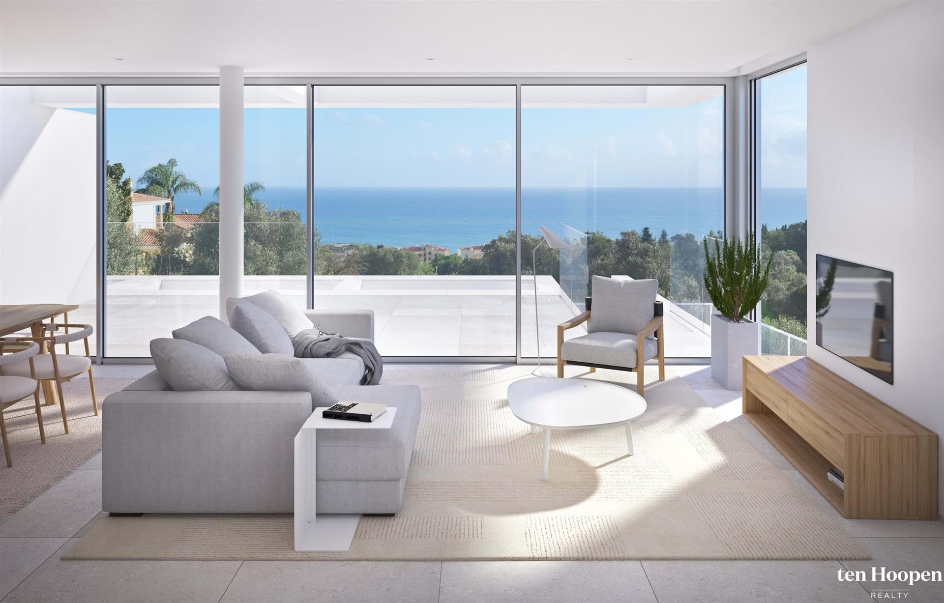 Luxury 3 bedroom townhouse with sea views within walking distance of the center of Praia da Luz