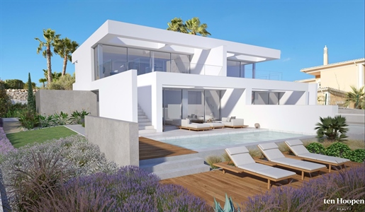 Villa jumelée de luxe de 2+1 chambres avec vue sur la mer à distance de marche du centre de Praia d