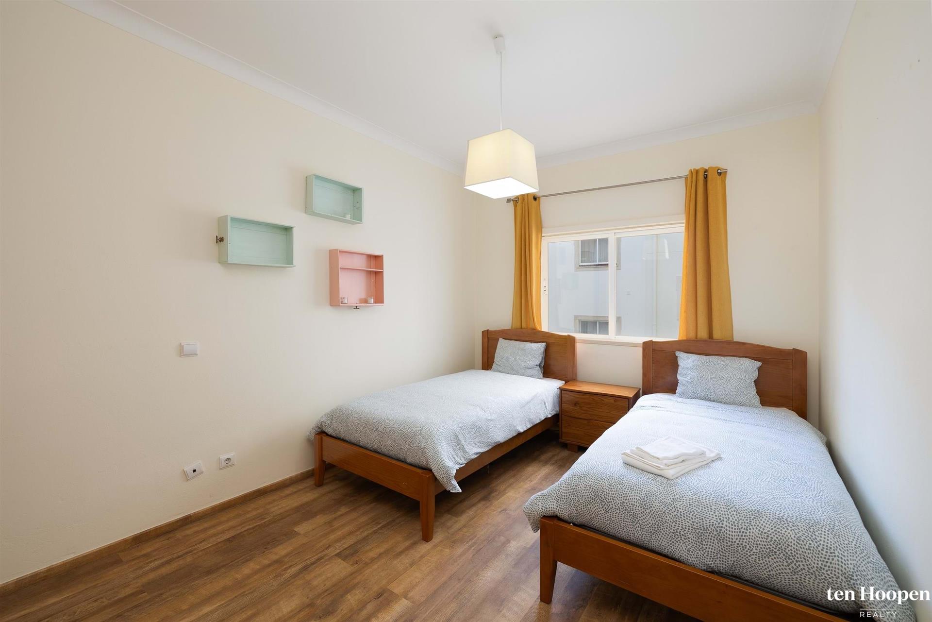 Appartement met 3 slaapkamers in Lagos met verhuurvergunning, garage en afgesloten balkon