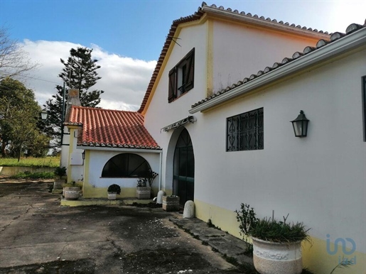 Country House with 5 Rooms in Setúbal with 146,00 m²