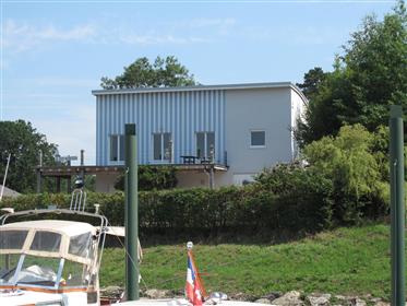 Wyjątkowa łódź dom w środku Europy z bootbox 5 x 15 m