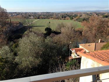 Casa con terrazzo e giardino a Béziers
